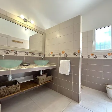 3 Dans Avec Piscine Villa