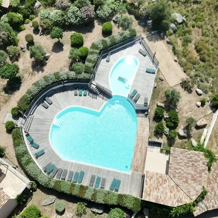 3 Dans Avec Piscine Willa