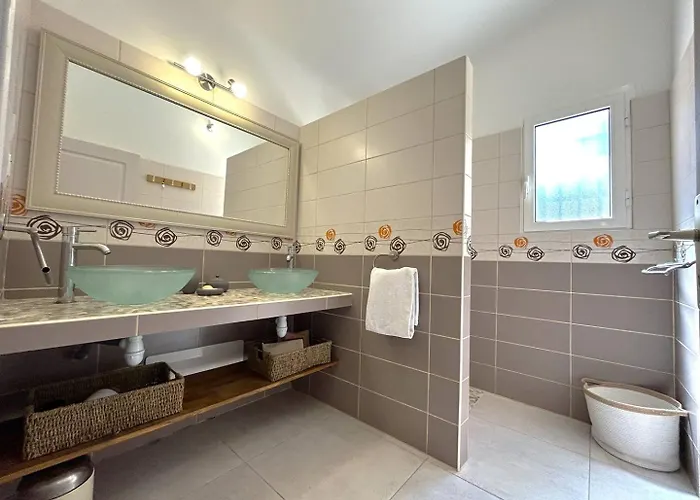 3 Dans Avec Piscine Villa