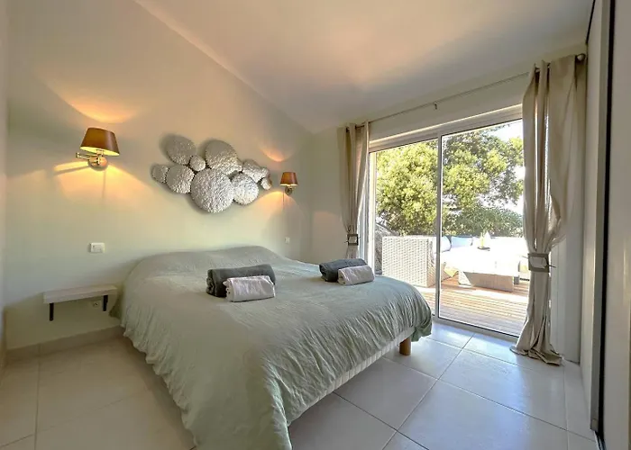 Villa 3 Dans Avec Piscine *