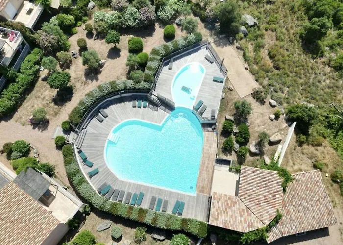 3 Dans Avec Piscine Villa